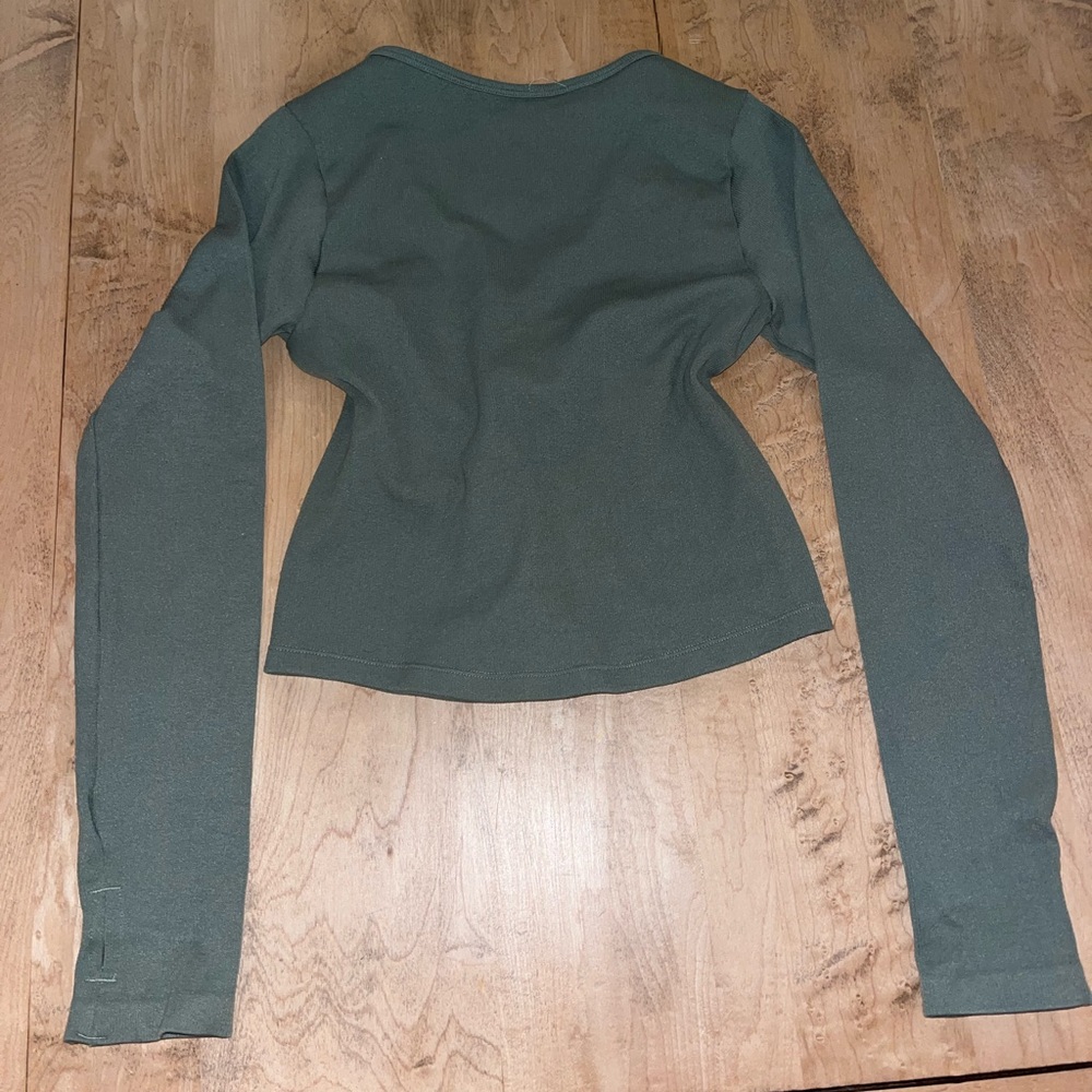 Green exercise top - Picture 2 of 2